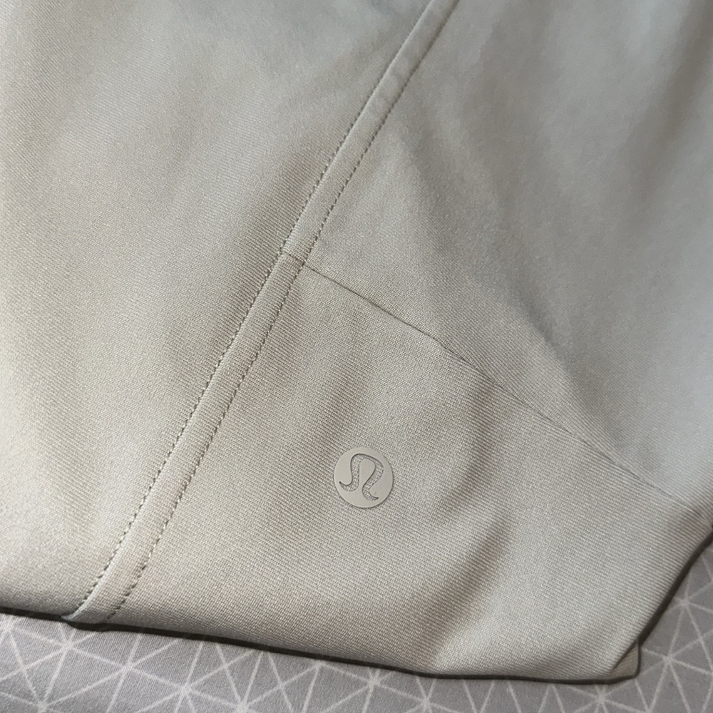 LIKE NEW Lululemon ABC Joggers Skinny Fit - Picture 2 of 4